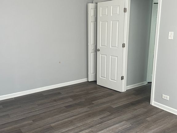 3rd image of 6919 S Clyde Ave #1A
