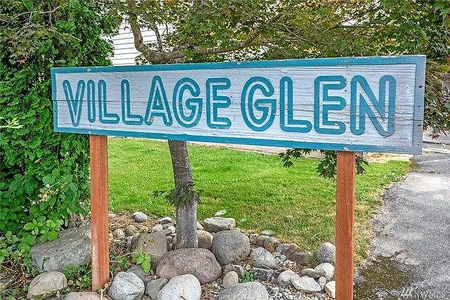 Village Glen Apartments — Photo 24