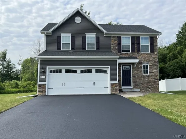 8540 McNamara Dr, Clay, NY 13041