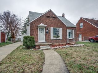 658 Huntington Dr, Mount Clemens, MI 48043