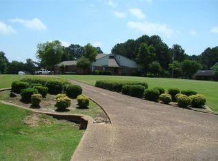 8000 Soderlund Dr, Millington, TN 38053