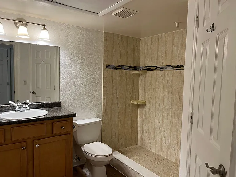 355 Lakepointe Dr #102 — Photo 18