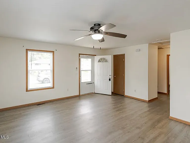 411 Waybridge Rd — Photo 4