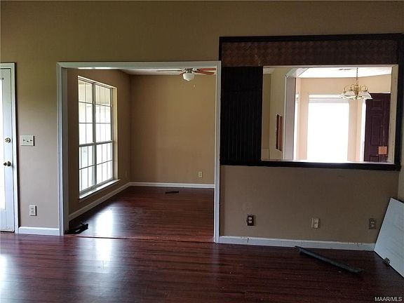 3rd image of 6607 Meadow Lark Dr