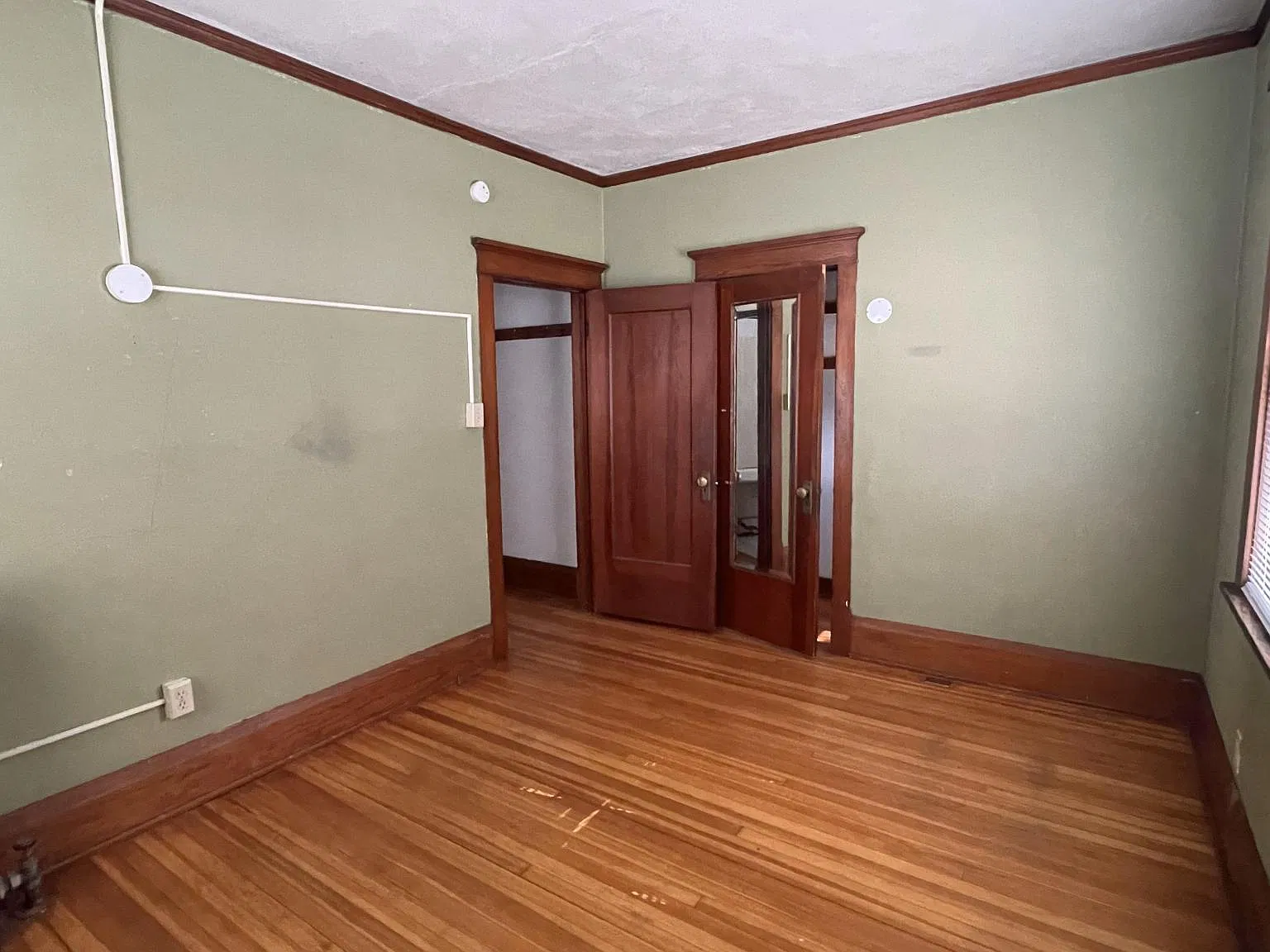 4 bed, 1200 sqft, $2,820 — Photo 1