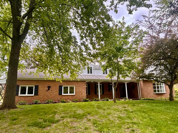 10341 Marshall Rd, South Lyon, MI 48178