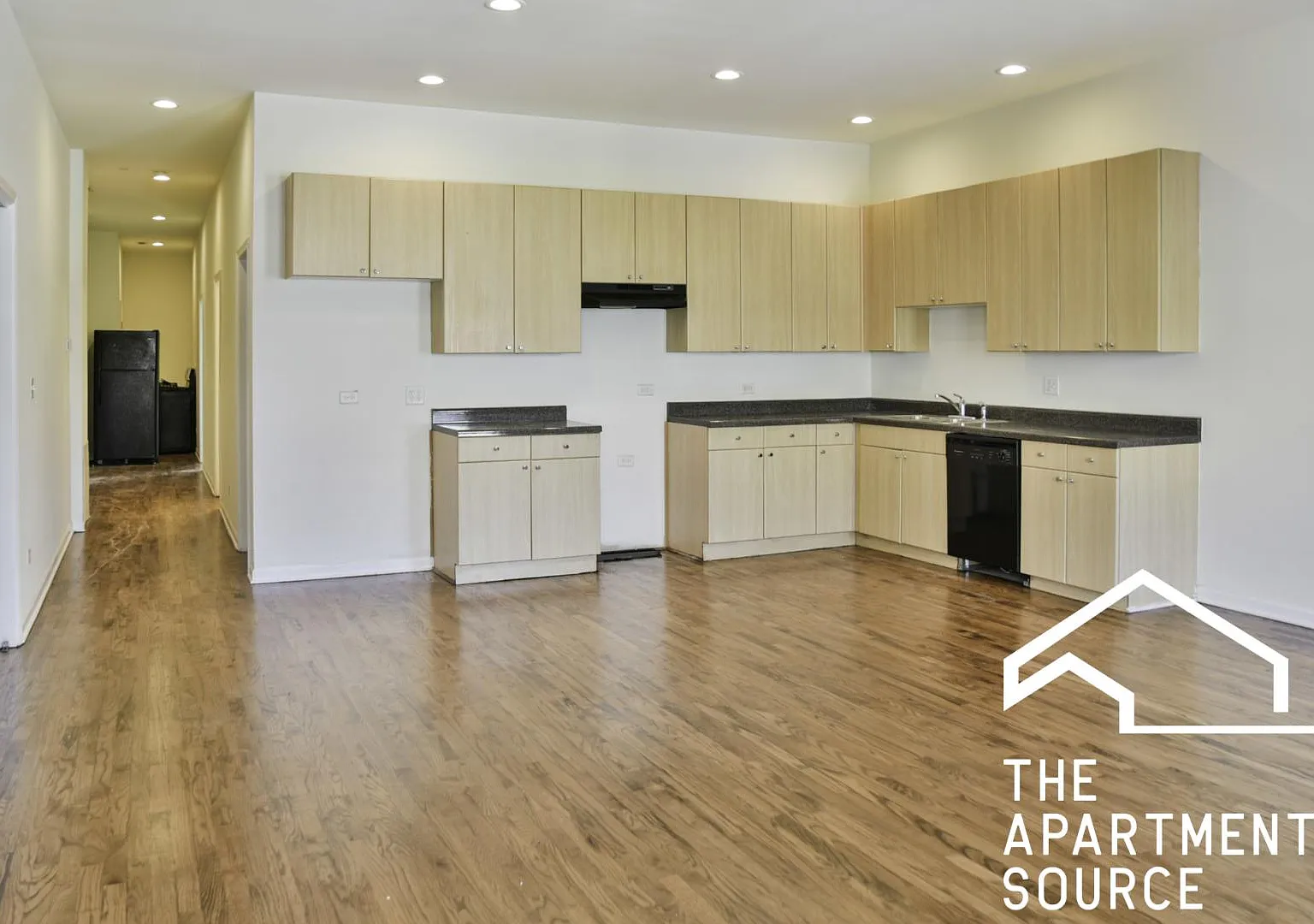 2340 N Milwaukee Ave — Photo 2