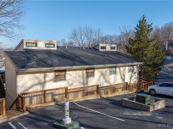 27 Roanda Beach Dr #1A, Lake Ozark, MO 65049