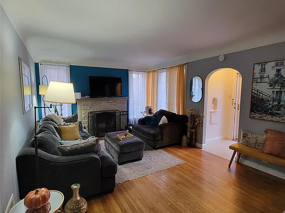 5th image of 208 Carolina Ave
