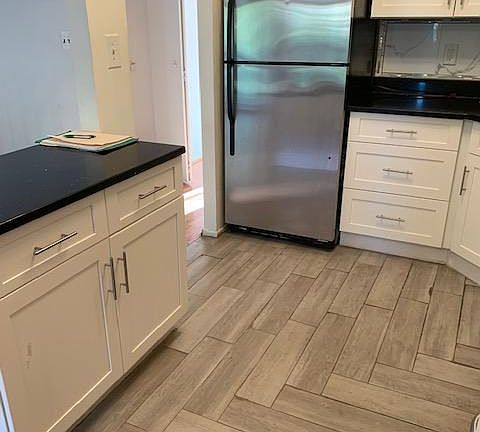 2nd image of 729 Thieriot Ave Floor 2