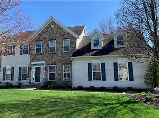 2756 Rising Meadow Dr, Akron, OH 44333