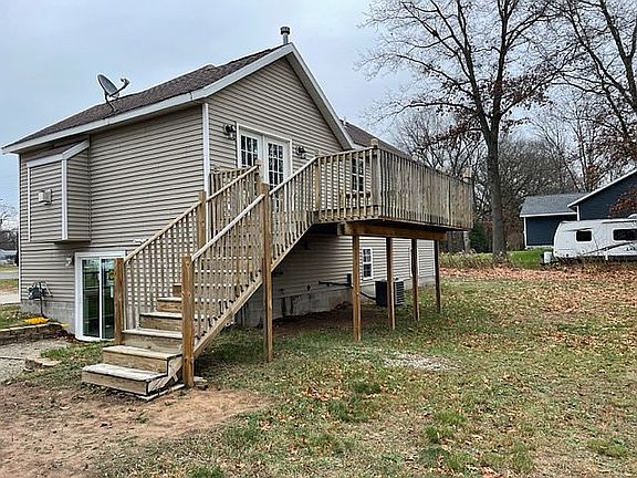 4th image of 5741 Vine Ave