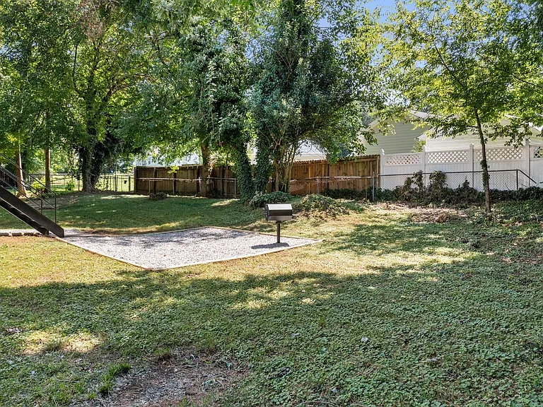 1806 Midwood Dr — Photo 20