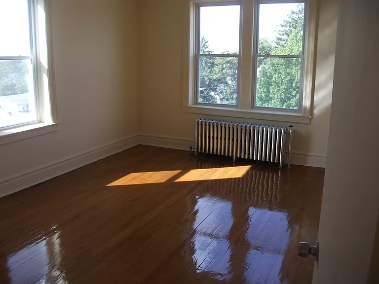 10-38th Street — Photo 5