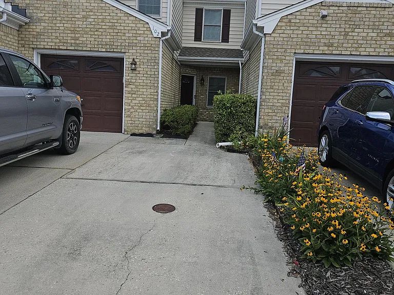102 Chanticlair Dr — Photo 9
