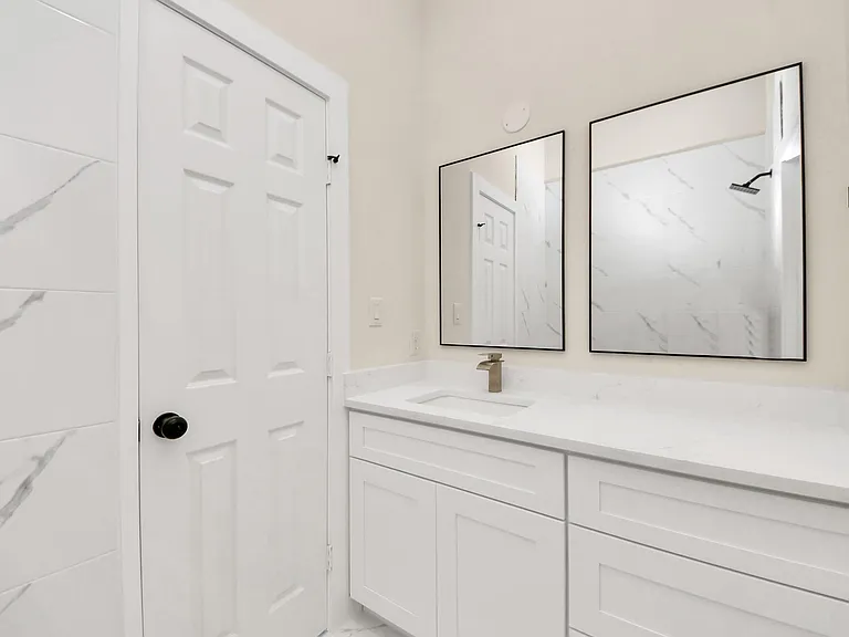 8025 Peachtree St #B — Photo 38