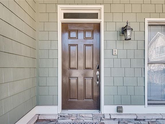 2nd image of 1387 Village Creek Cir