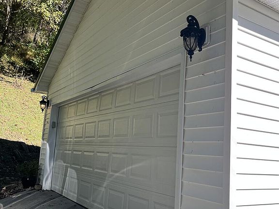 5th image of 943 Cedar Creek Dr