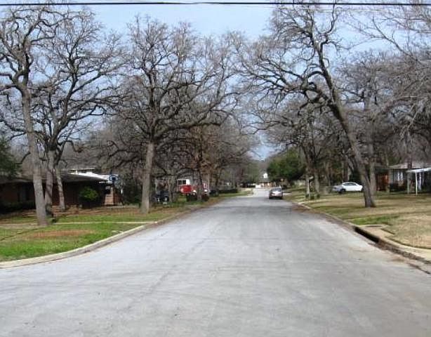 2nd image of 927 Gaye Ln