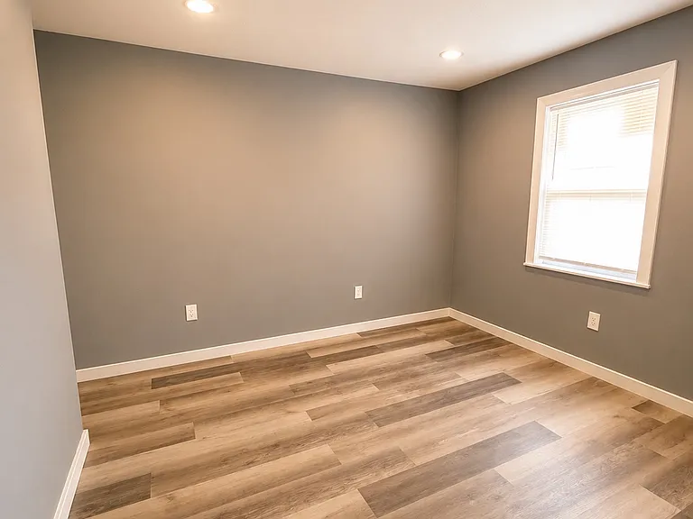 1641 Woodburn St — Photo 8