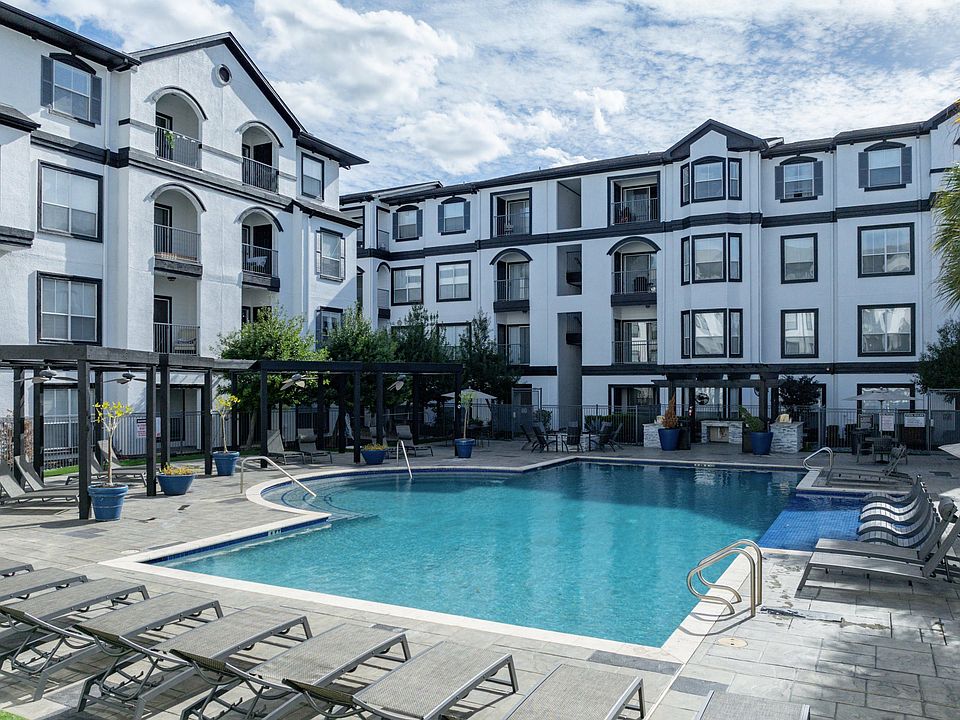 Sparkling Swimming Pool at Providence Uptown