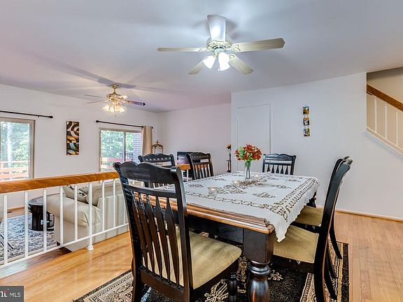 5th image of 2938 Cambridge Dr