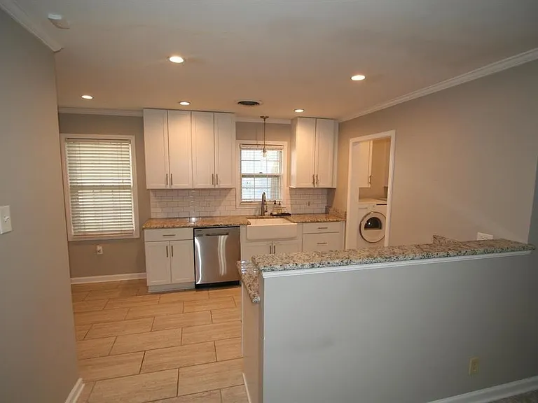 1588 Dorset Dr — Photo 3