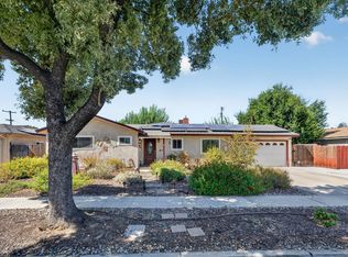 4553 E Redlands Ave, Fresno, CA 93726