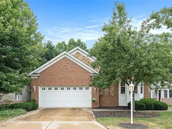8651 Pine Creek Ln, Northfield, OH 44067