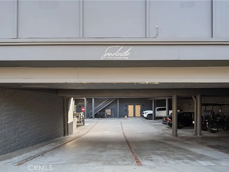 1105 N Coast Hwy — Photo 32