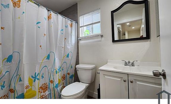 3rd image of 150 W 83rd St