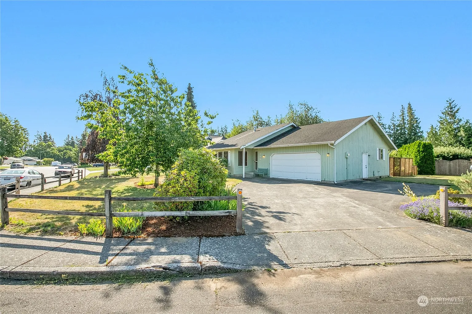 806 Vine Circle photo 1