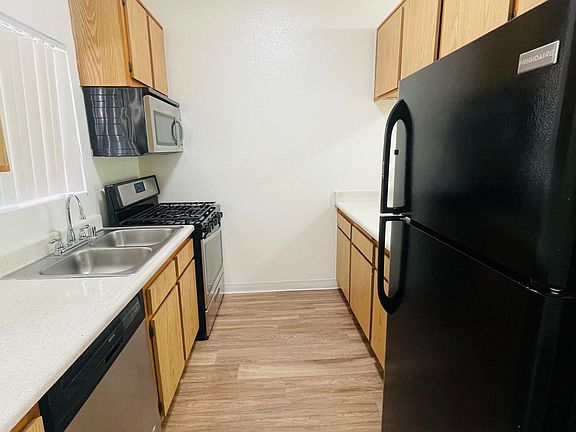 5th image of 5637 Hazeltine Ave APT 213