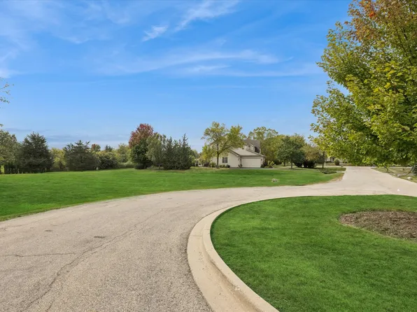 9060 Edinburgh Ct, Village Of Lakewood, IL 60014