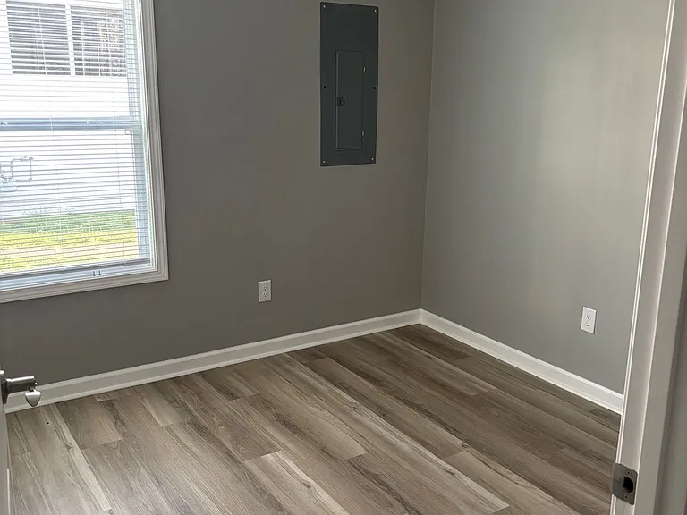 332 W Edmunds St — Photo 6