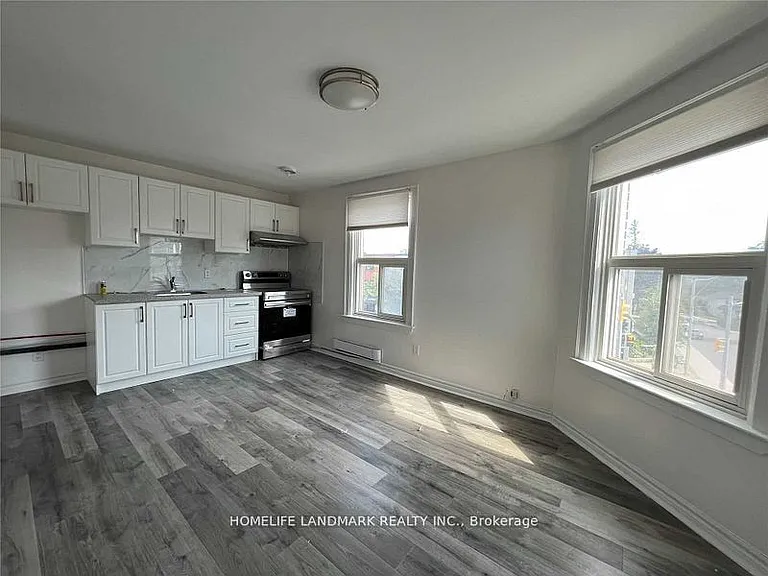 2398 Bloor St W #3 — Photo 2