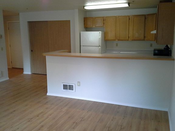 3rd image of 1722 NE 145th St #203