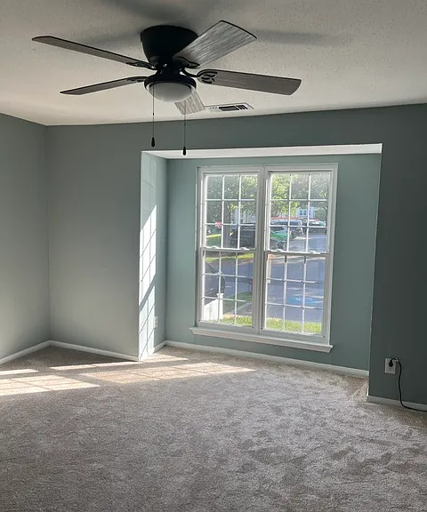 606 Squire Ln #G — Photo 3