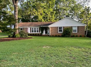 5111 Coach Hill Dr, Greenville, SC 29615