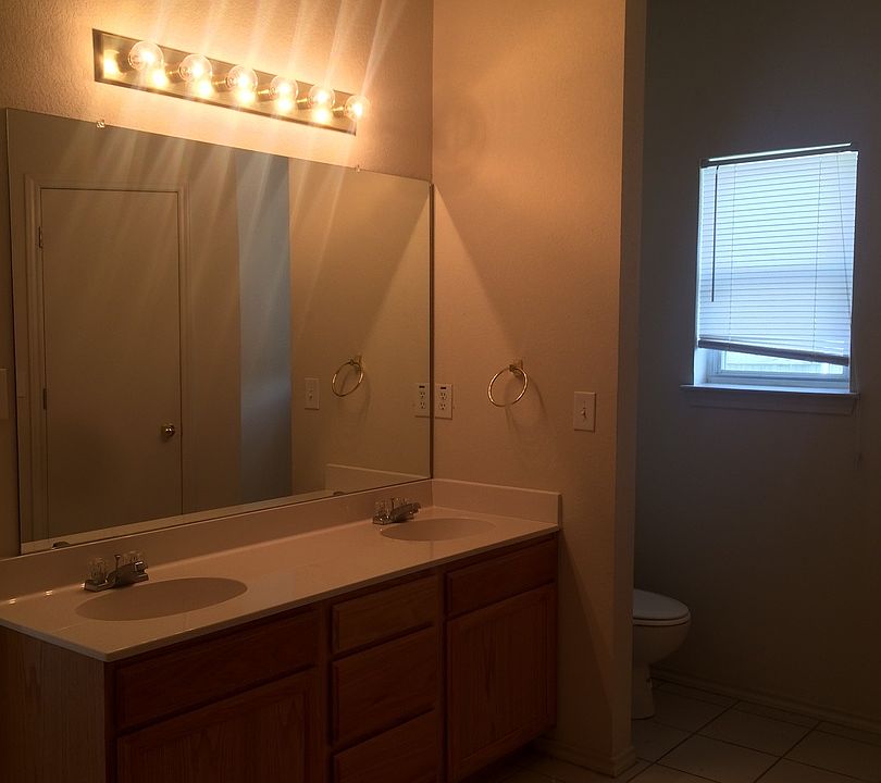 1st image of 3004 Clydesdale Way