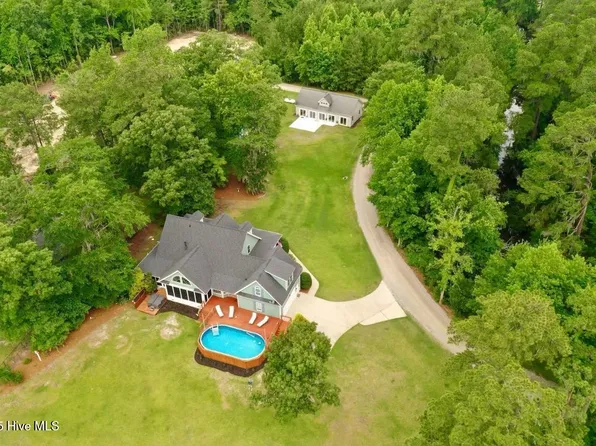 609 Long Point Road, Chocowinity, NC 27817