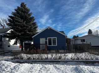 706 10th St NE, Minot, ND 58703