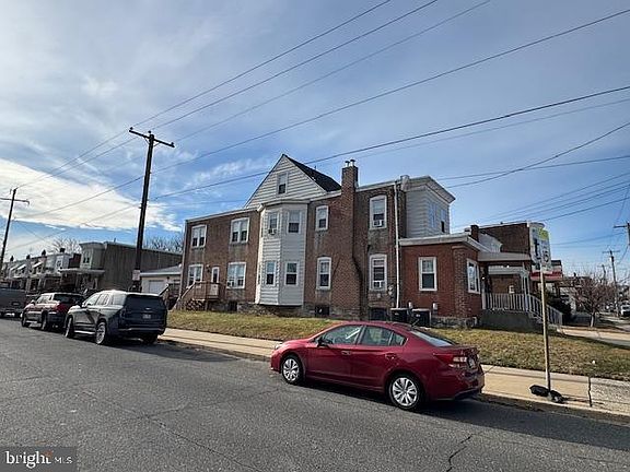 4th image of 548 Hellerman St