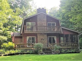 15956 Walnut St, Buchanan, MI 49107