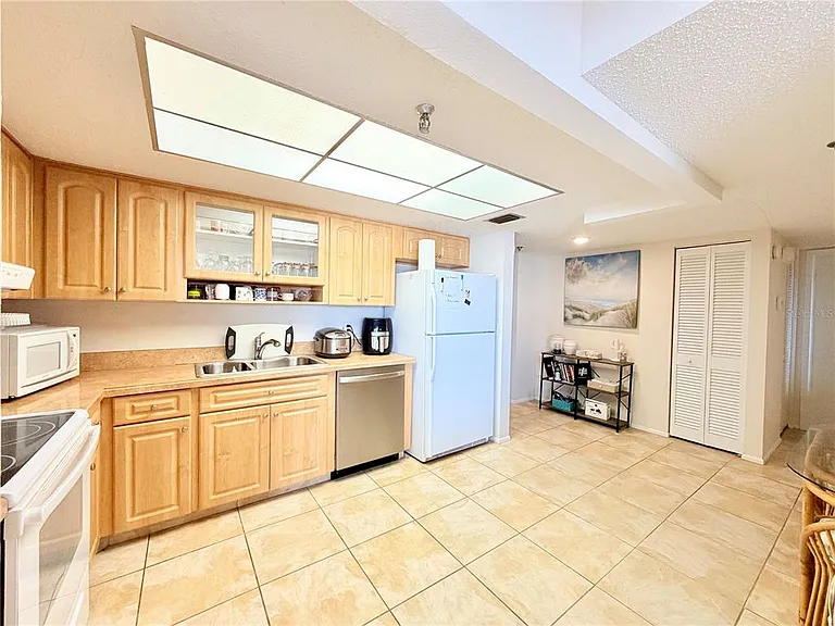 7430 Sunshine Skyway Ln S #501 — Photo 10