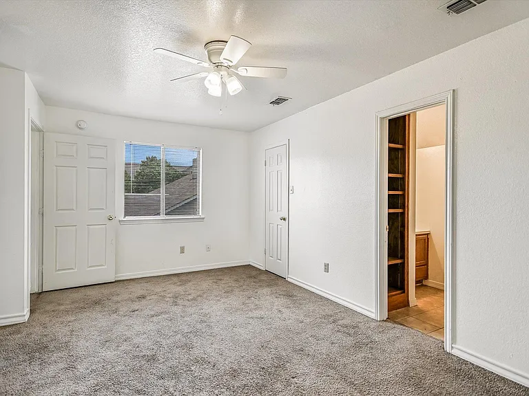 803 Valley View Dr #B — Photo 13