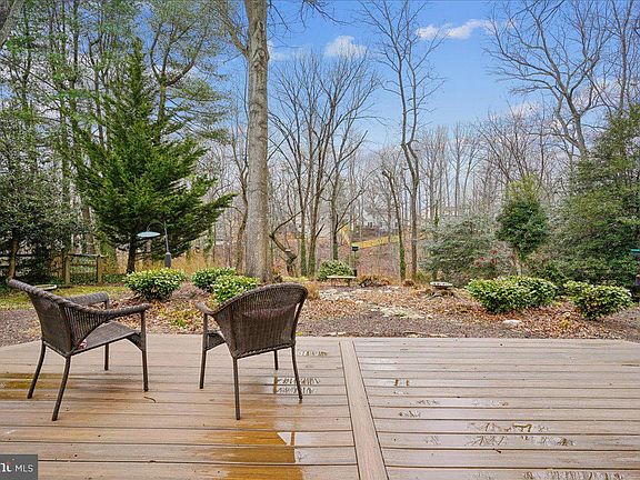 4th image of 15510 Ridgecrest Dr