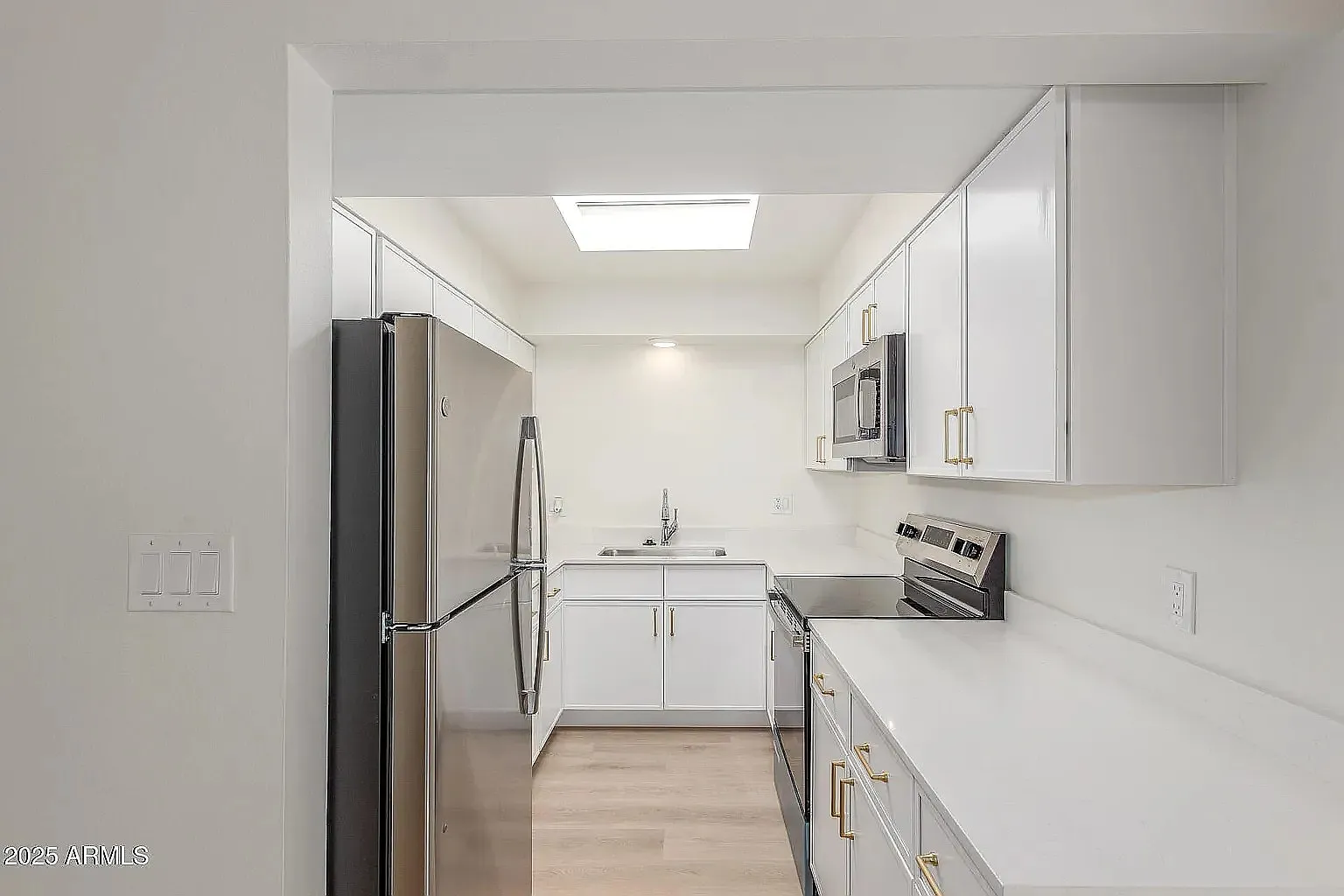 2 bed, 886 sqft, $1,550 — Photo 1