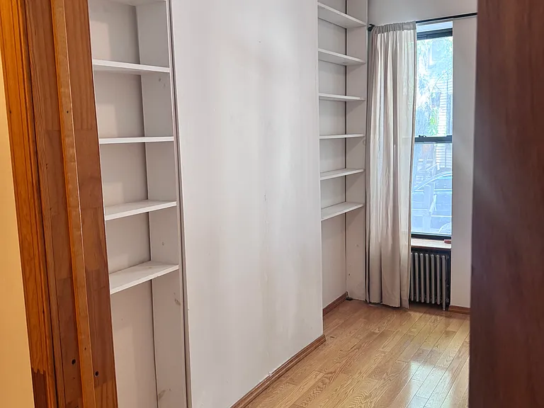 129 Guernsey St #1R — Photo 9