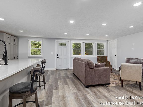 3rd image of 12454 Corstal St NE